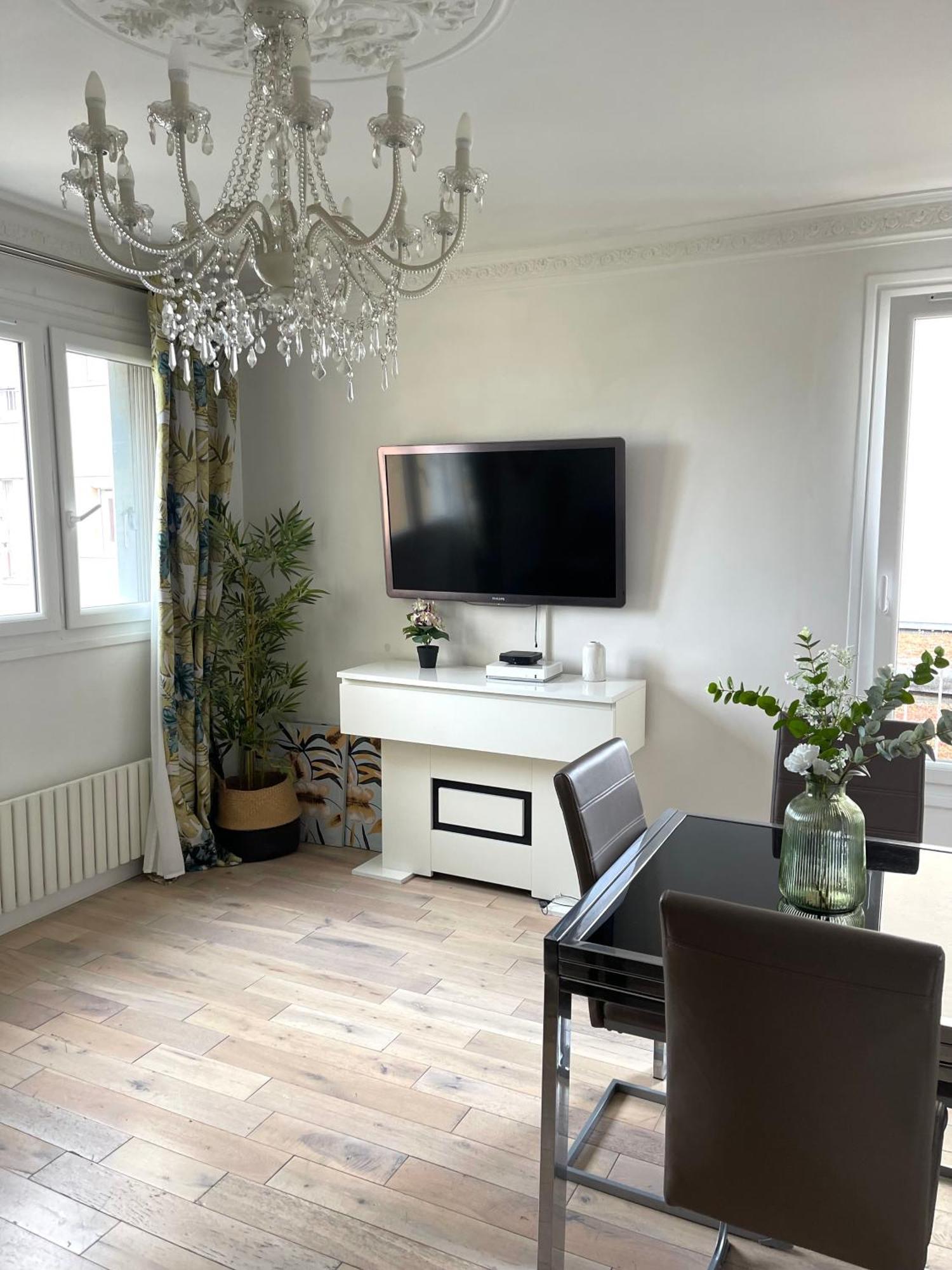 Tres Joli Appartement Mignon Confortable A Paris Вилньов-ла-Гарен Екстериор снимка
